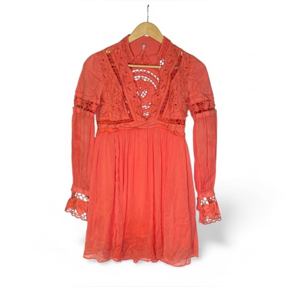 Free People in Dreamland Crochet Knit Dress Coral Size 0 Boho Hippie Artsy Flowy - Picture 2 of 13